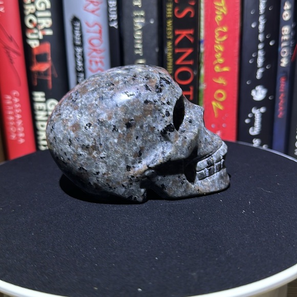 (1) Yooperlite Skull - UV Reactive For Days - Picture 5 of 9